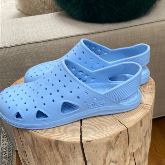 Totes Slip-On Clogs - Picture 5 of 5